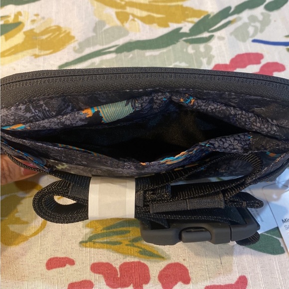 Lululemon Mini Belt Bag - Picture 4 of 6